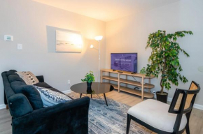Modern & Central 2BR with Parking